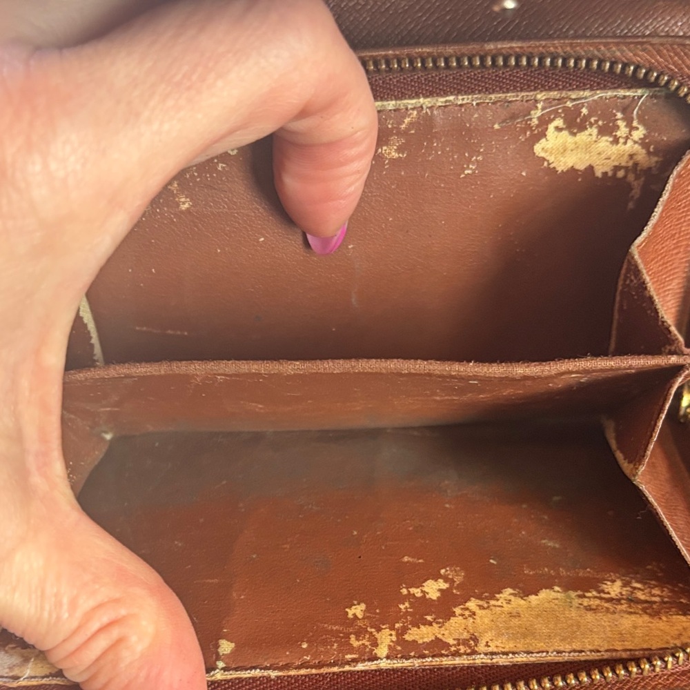 Louis Vuitton Brown and Gold Monogram Clutch - Picture 11 of 14